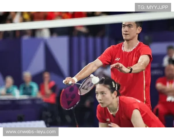 郑思维误穿黄雅琼球衣登热搜,换衣窘态逗笑全场 郑思维误穿黄雅琼球衣登热搜,换衣窘态逗笑全场